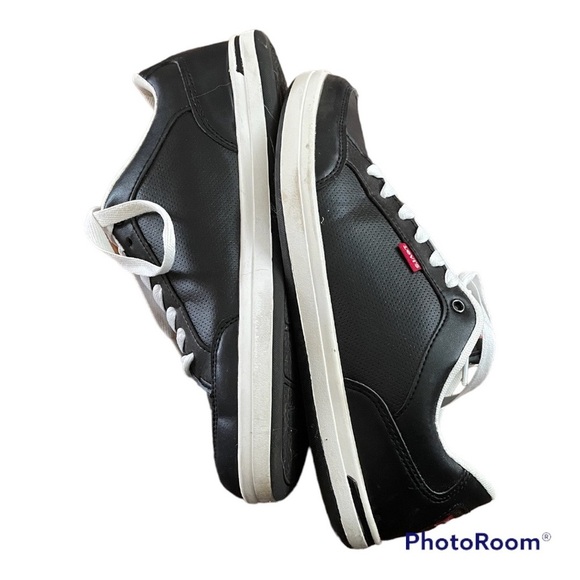 🐾 Levi’s men’s black leather sneakers size 91/2. In EUC - Picture 4 of 7